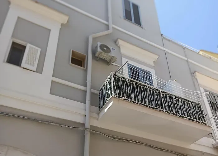 La Reggia Del Sol טרני